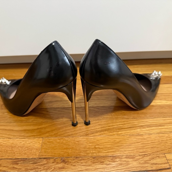 ALEXANDER MCQUEEN Punk Stud embellished leather pumps size 8.5 - Picture 6 of 7